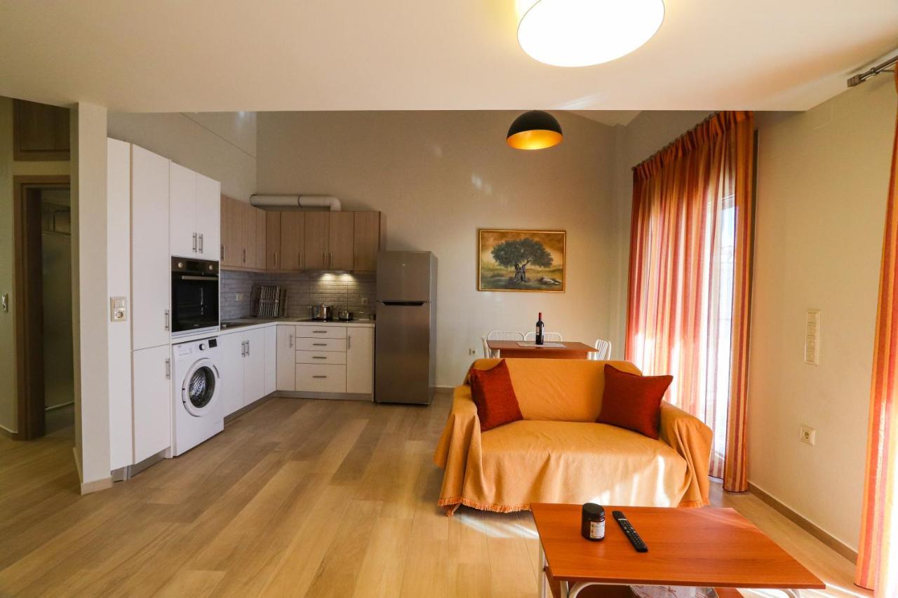 East & West Seaside Apartments Gialtra Exterior foto